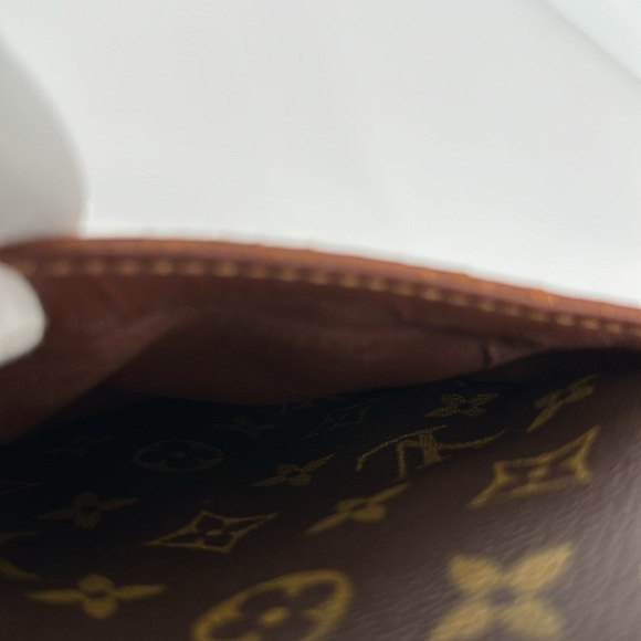 Authenticated Louis Vuitton Danube Crossbody - Picture 12 of 17